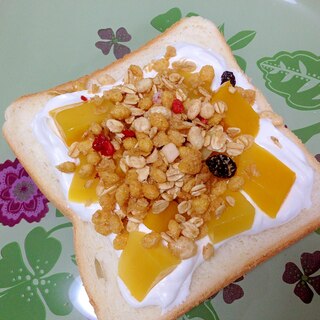 おやつトースト☆マンゴーのフルグラクリームトースト